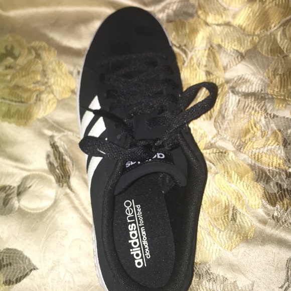 Size 8 US men's size Adidas "Baseline" shoes. - Picture 5 of 5